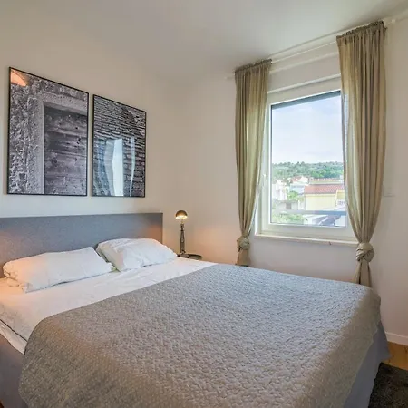 Tramontana 2 Apartamento *